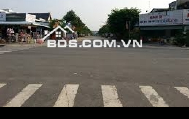 NGÂN HÀNG THANH LÝ ĐẤT GẦN CHỢ , SÁT KCN CHỈ 740TR , CÓ LÔ GÓC 2MT KD